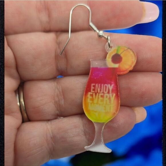 Hawaiian Cocktail Earrings Cruise Vacation Tropical Island Resort Bohemian Chic - Picture 2 of 4